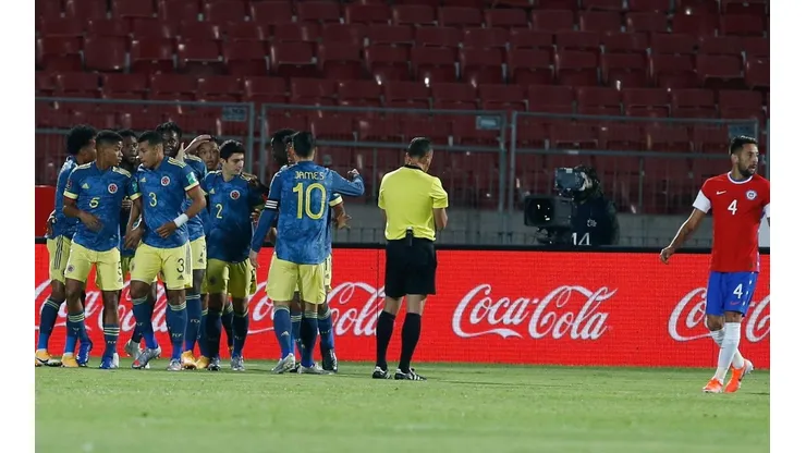 Colombia sorprende de entrada y marca la apertura de la cuenta.