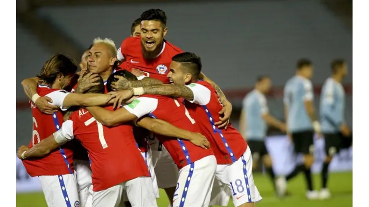 Chile cosechó una polémica derrota ante Uruguay en Montevideo. Pero, de local, buscará hacerse fuerte para conseguir los tres puntos ante Colombia.