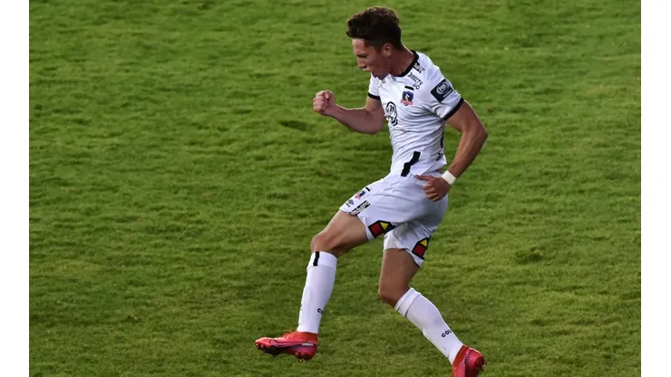Luciano Arriaga marcó en Colo Colo minutos después de su debut profesional.