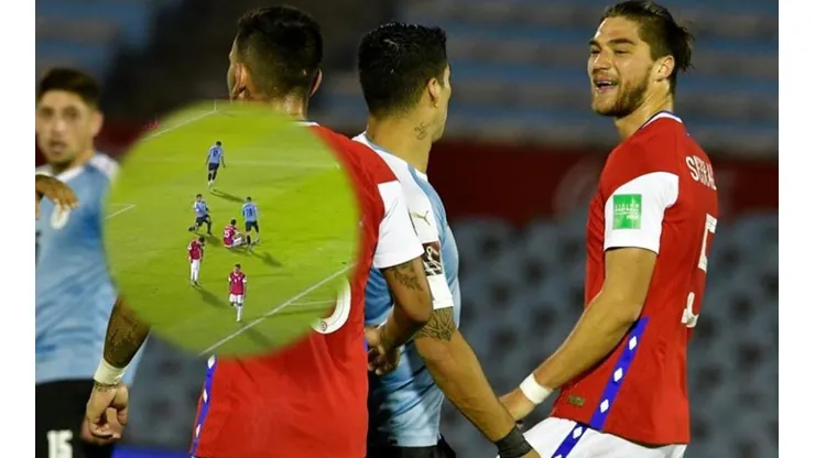 Luis Suárez le gritó el segundo gol de Uruguay a Francisco Sierralta.