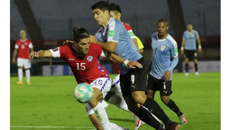 Chile guapeó y se vino con las manos vacías por cobros que, se supone, con el VAR no iban a pasar más.
