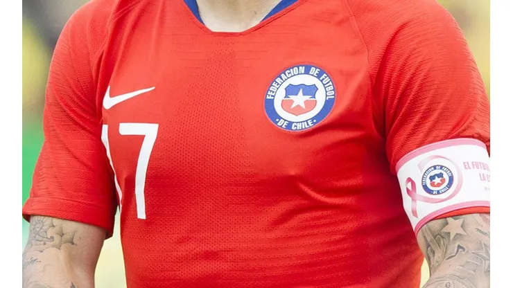 El dorsal 17 de Gary Medel lo tiene Rodrigo Echeverría contra Uruguay.