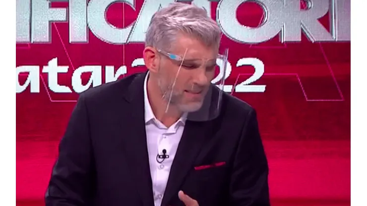 Manuel de Tezanos, podrido con el VAR tras el Chile vs Uruguay.
