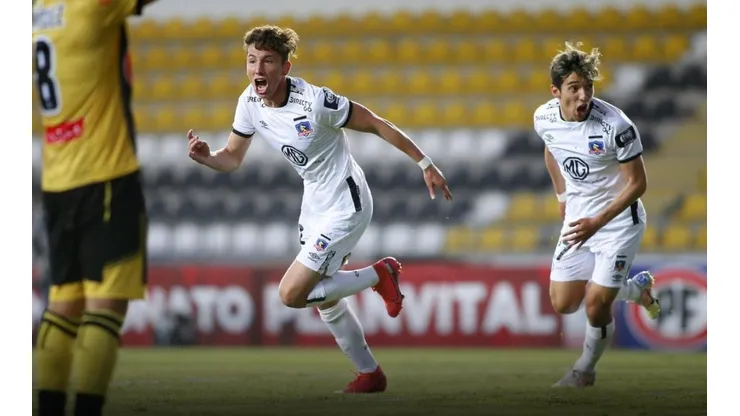 Colo Colo rescata un agónico empate en el debut de Gustavo Quinteros con gol del juvenil Luciano Arriagada.