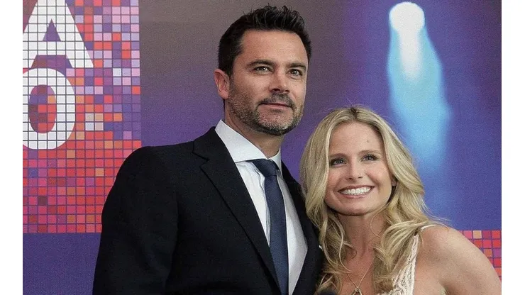 Soledad Onetto junto a Felipe Camiroaga en una de las conferencias de prensa del Festival de Viña del Mar.