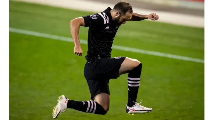 El Pipa Higuaín se estrenó en las redes de la MLS.