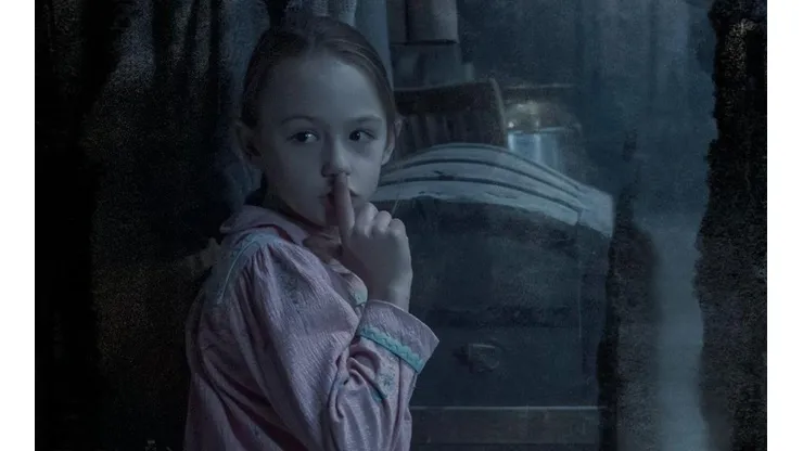 Amelie Bea Smith tiene unos momentos espeluznantes en "La Maldición de Bly Manor".