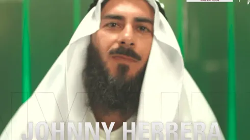 Johnny Herrera con tremendo look árabe en Pasaporte Qatar.
