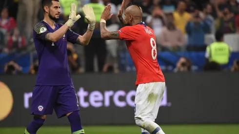 Arturo Vidal junto a Gabriel Arias en la Copa América 2019