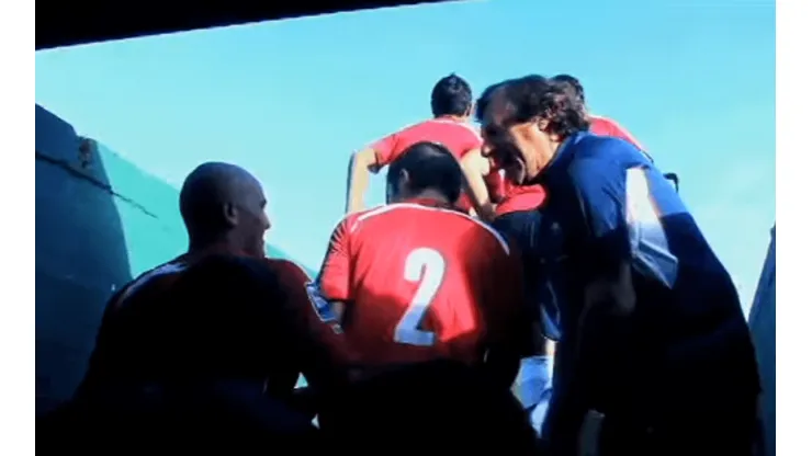 Suazo se ríe mientras Bonini le grita con todo
