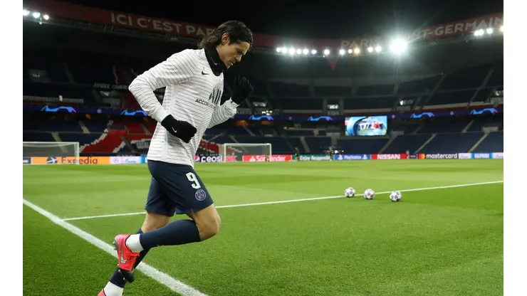 Cavani deberá cumplir con catroce días de aislamiento preventivo antes de debutar con el United.