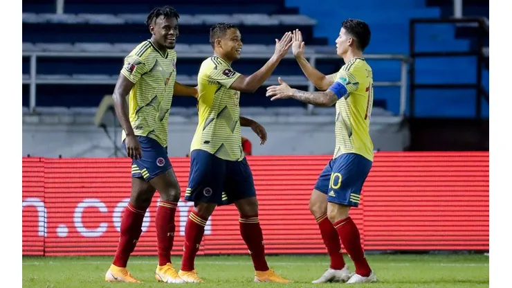 Colombia golea y mete miedo a Chile en eliminatorias