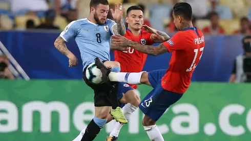 Nahitán Nandez ante Chile en la Copa América Brasil 2019