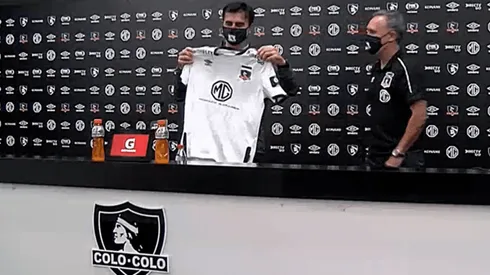 Gustavo Quinteros fue presentado como nuevo DT de Colo Colo.
