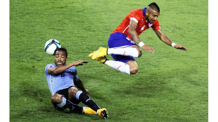 Álvaro Pereira ya palpita el duelo de Uruguay contra Chile.