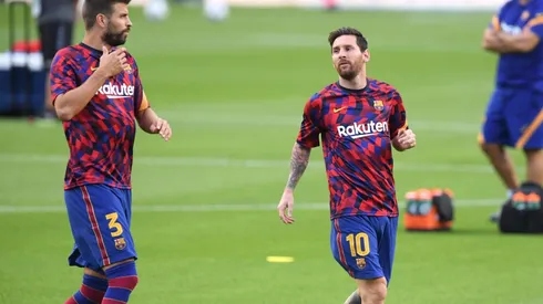 Piqué y Messi antes de disputar el trofeo Joan Gamper