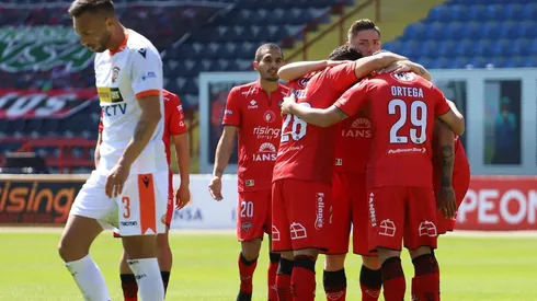 Ñublense derrotó a Cobreloa en la Primera B.