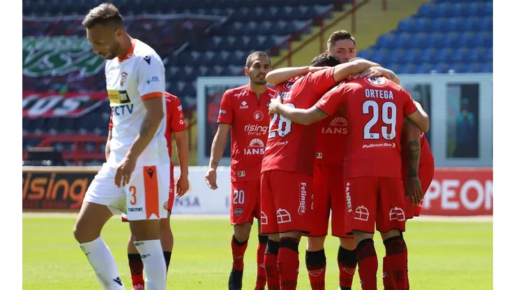 Ñublense derrotó a Cobreloa en la Primera B.