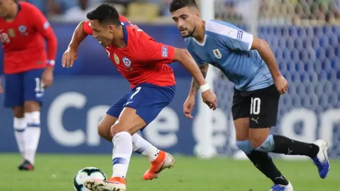 Chile ante Uruguay en la última Copa América. Este jueves se vuelven a encontrar.