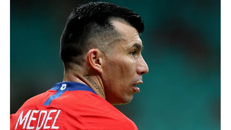 Medel queda fuera del debut en eliminatorias ante Uruguay y Colombia