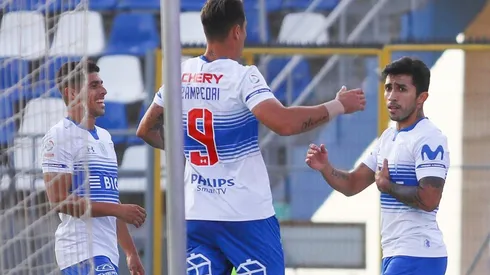 Universidad Católica enfrenta a Universidad de Chile para afianzarse en el liderato