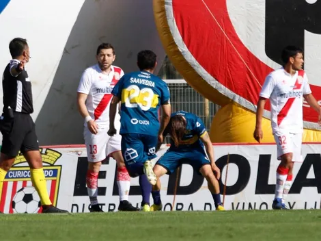 Everton aprovecha los errores de Curicó para ganar como visitante