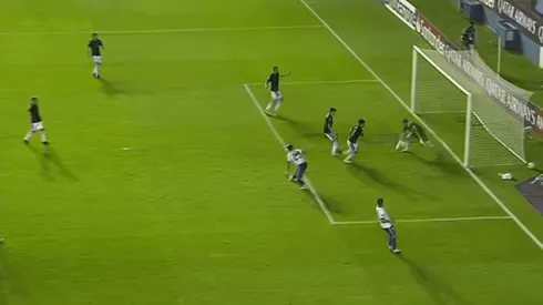 El autogol encajado por Gabriel Arias en Racing por Copa Libertadores.