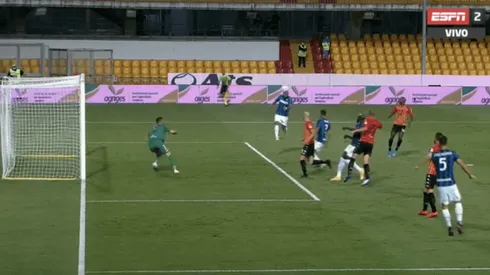 Era el primer gol de Arturo Vidal en el Inter, pero el King falló por poco.