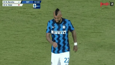 Arturo Vidal sale adolorido en Inter y prende alarmas en la Roja.