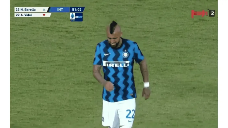 Arturo Vidal sale adolorido en Inter y prende alarmas en la Roja.