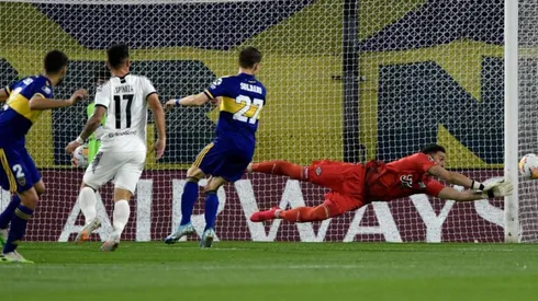 Silva fue la gran figura de Libertad ante Boca Junior y suma bonos para el arco de Uruguay