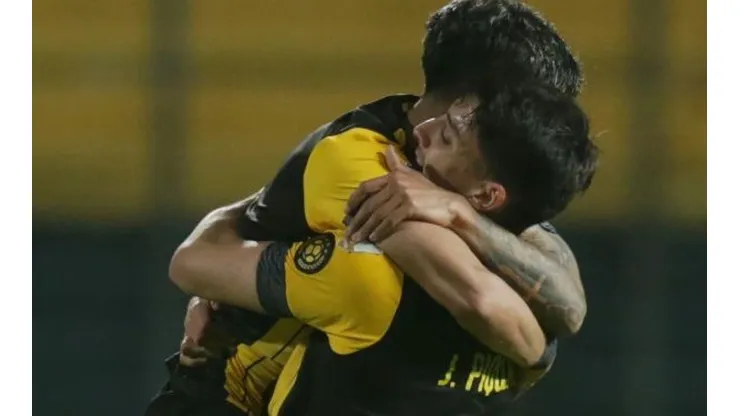 Los Albos están obligados a descontar para seguir con opciones en la Libertadores.