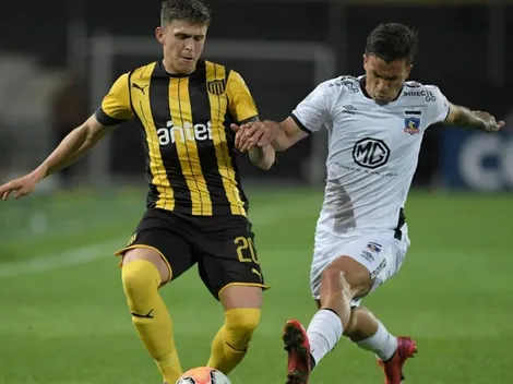 Video: Peñarol aprovecha un regalo de Colo Colo para inaugurar el marcador