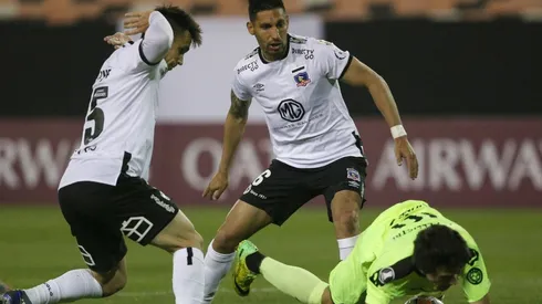 Colo Colo ahora enfrenta a Peñarol en la Copa Libertadores en el Estadio Campeón del Siglo.