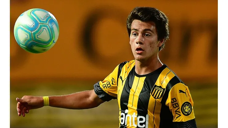 Facundo Pellistri se despide de Peñarol ante Colo Colo.