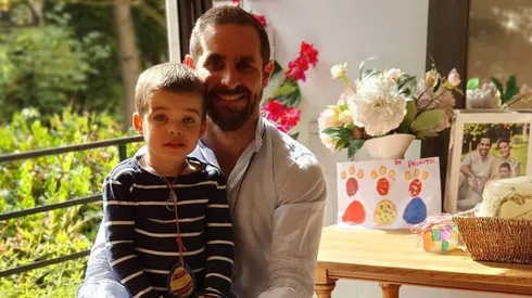 El cirujano suele compartir fotos en sus redes sociales recordando a Javiera Suárez.