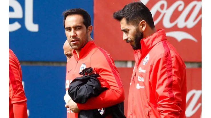 Johnny Herrera deja abierta la puerta de la selección chilena justo cuando se conoce la lesión de Claudio Bravo