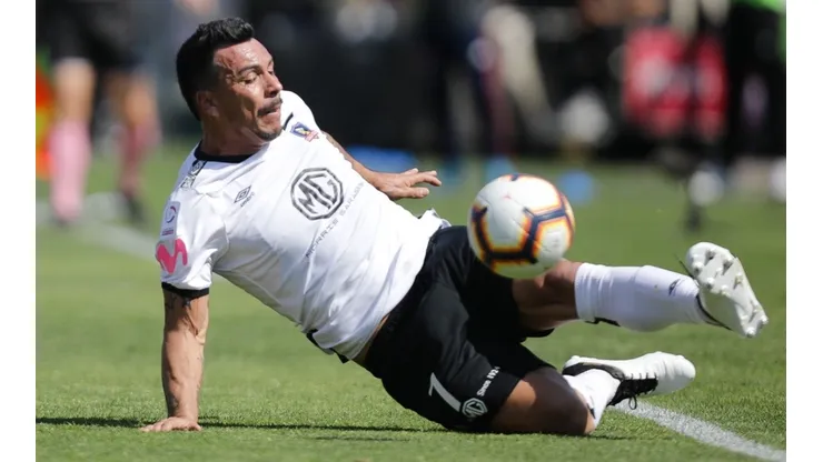 Esteban Paredes vuelve a ser la máxima esperanza de gol de Colo Colo en Copa Libertadores de América