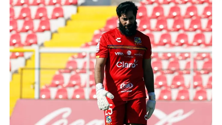 Johnny Herrera apuntó contra Colo Colo después de la polémica suspensión del último partido de los Albos en el Campeonato Nacional