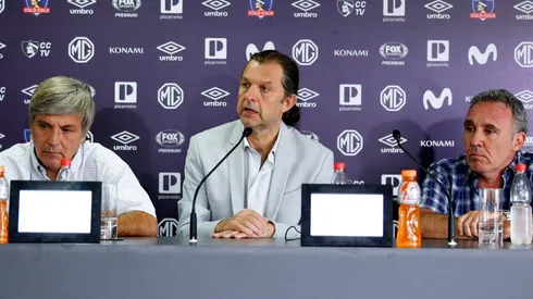 Manoel barre con Blanco y Negro