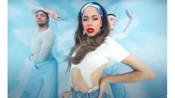 Tini y John C colaboran por primera vez en "Duele".