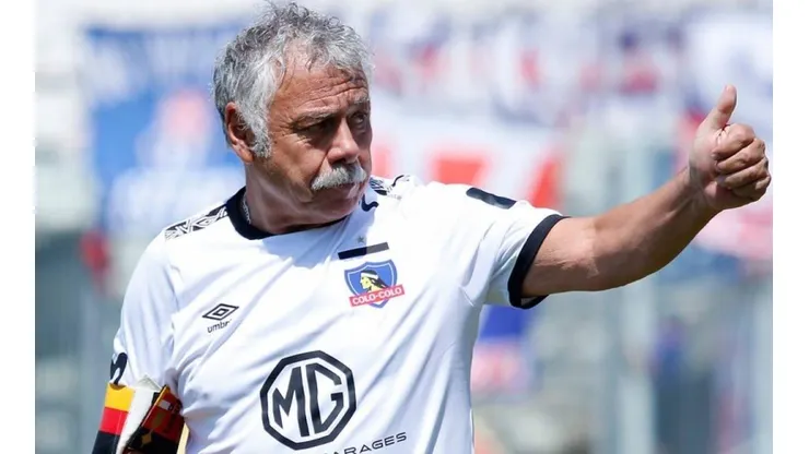 Carlos Caszely pide un varios refuerzos para Colo Colo.