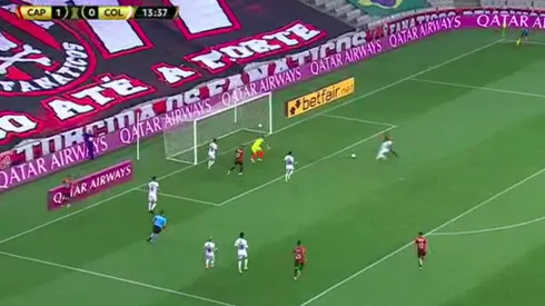 El segundo autogol de Colo Colo ante Paranaense.