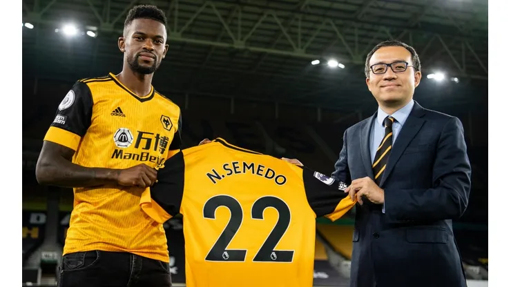 Nelson Semedo es presentado con la camiseta 22 en Wolves