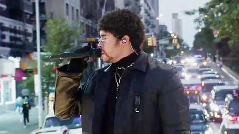 El artista recorrió los barrios del Bronx, Washington Height y Harlem arriba del camión.