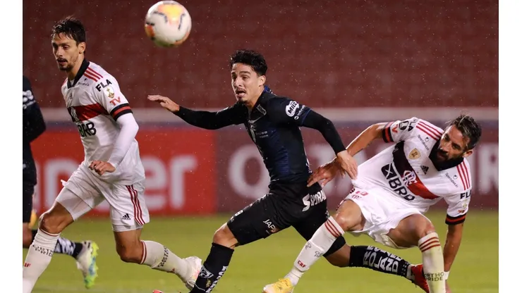 Mauricio Isla ante Independiente del Valle