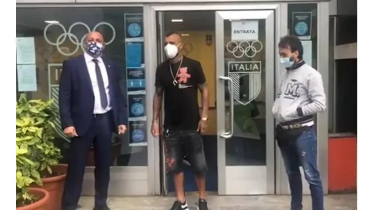 El chileno se sometió esta mañana a las pruebas médicas y deportivas ante de fichar por el Inter.