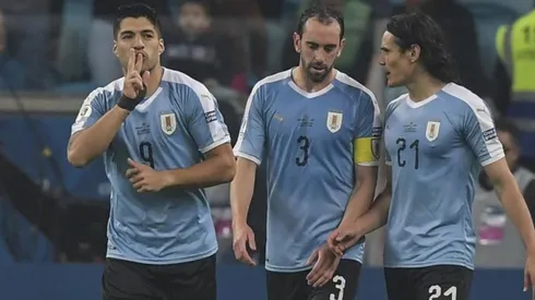 Suárez, Godín y Cavani aún no definen su futuro