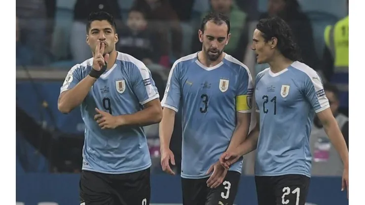 Suárez, Godín y Cavani aún no definen su futuro