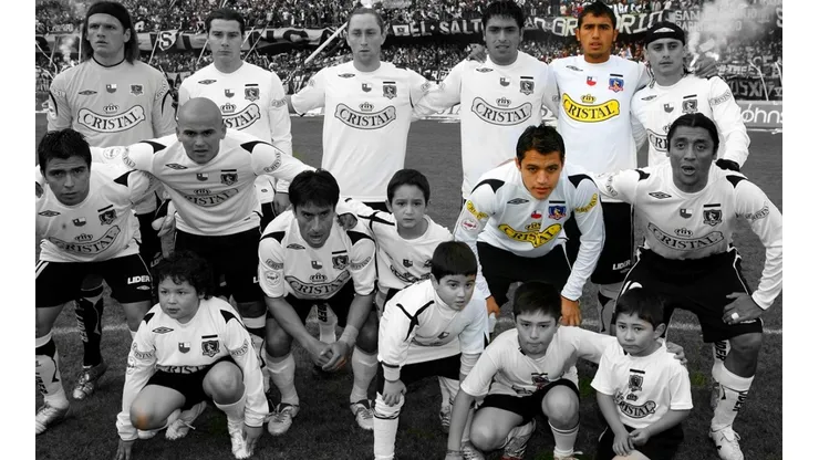 Foto histórica la que tuvo Colo Colo esta tarde en Concepción: Arriba lucen Cejas, Henríquez, Mena, Jara, Vidal y Hernández. Abajo completan Fierro, Suazo, Villarroel, Alexis y Meléndez